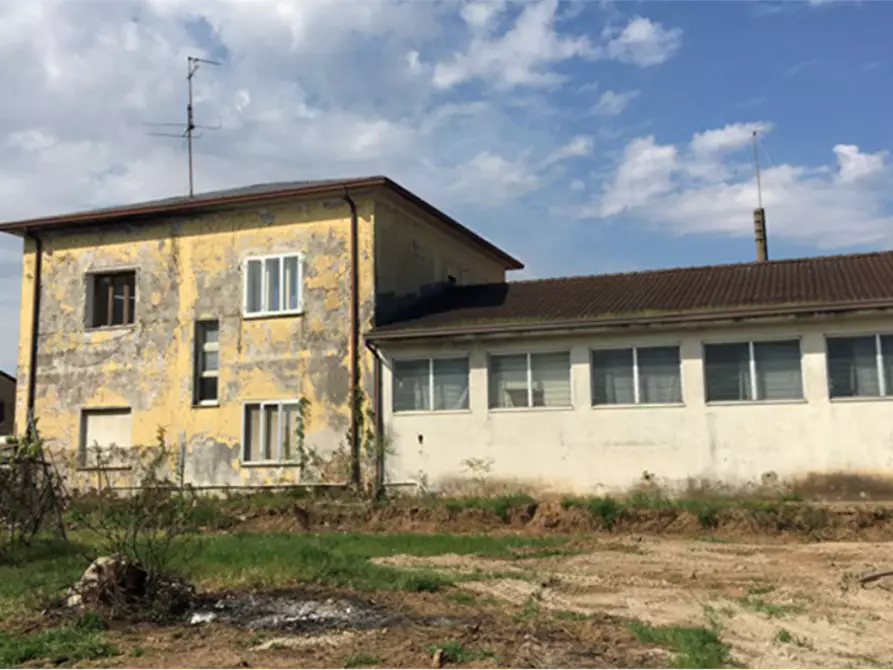 Immagine 3 di Laboratorio in vendita  in Via della Libertà a Canneto Sull'oglio