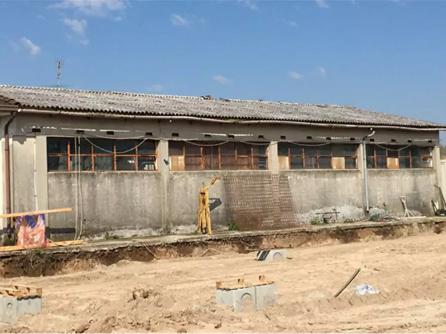 Immagine 5 di Laboratorio in vendita  in Via della Libertà a Canneto Sull'oglio