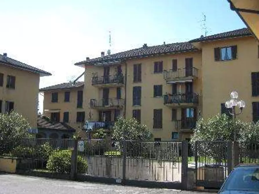 Immagine 1 di Appartamento in vendita  in Piazza F.lli Cervi a Lentate Sul Seveso