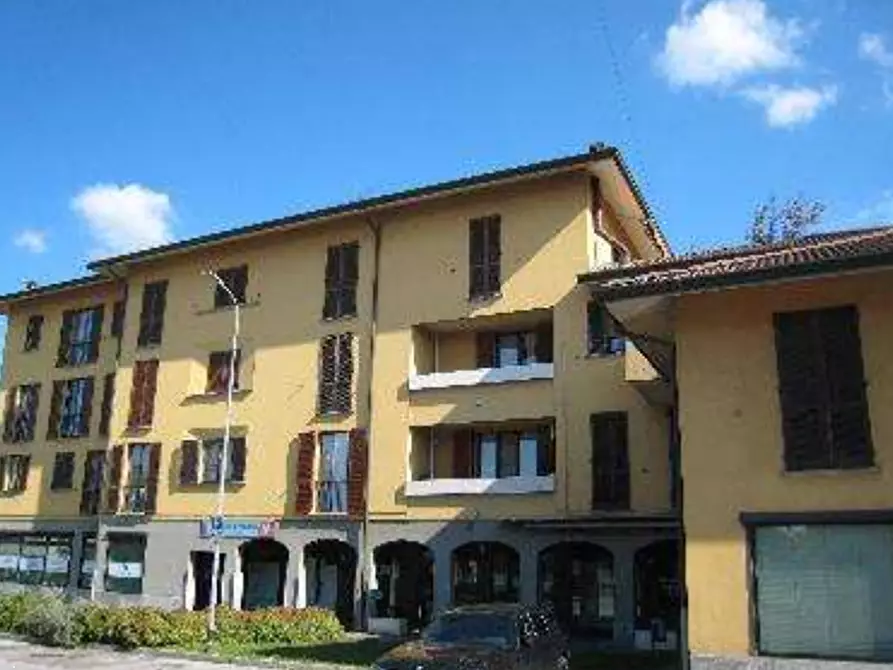 Immagine 4 di Appartamento in vendita  in Piazza F.lli Cervi a Lentate Sul Seveso