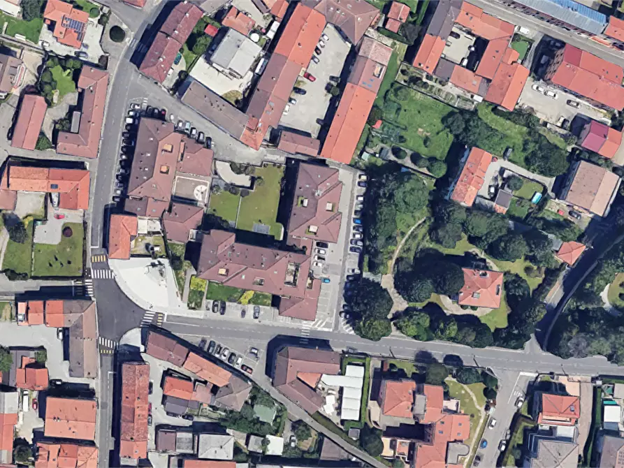 Immagine 14 di Appartamento in vendita  in Piazza F.lli Cervi a Lentate Sul Seveso