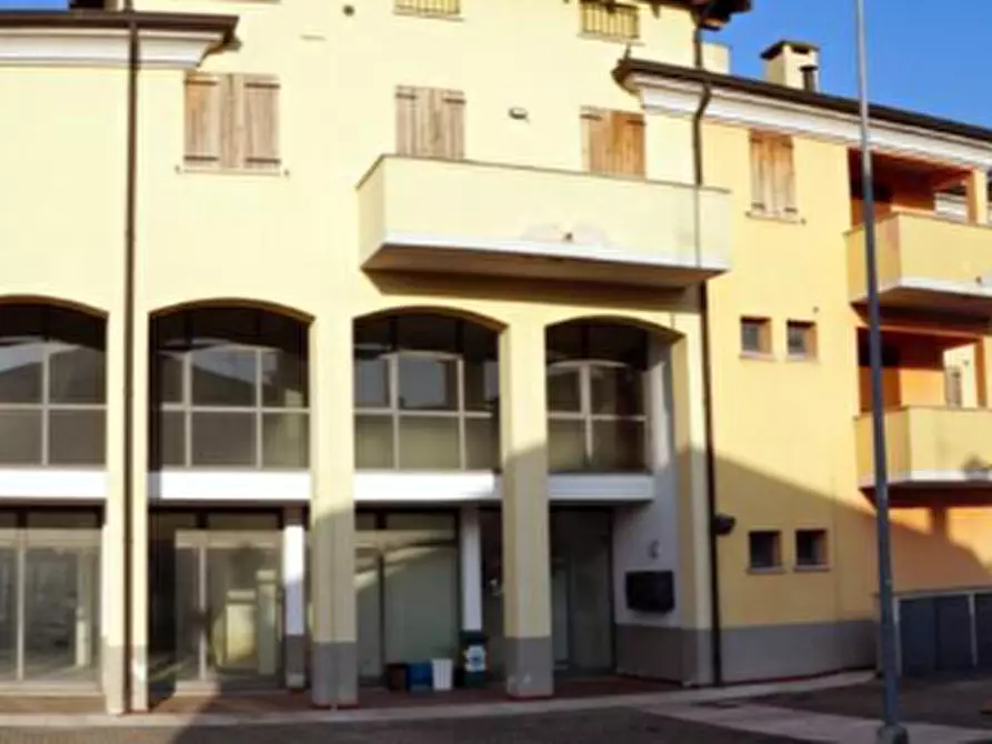 Immagine 9 di Negozio in vendita  in Via Don Ulderico Caffini a Gonzaga