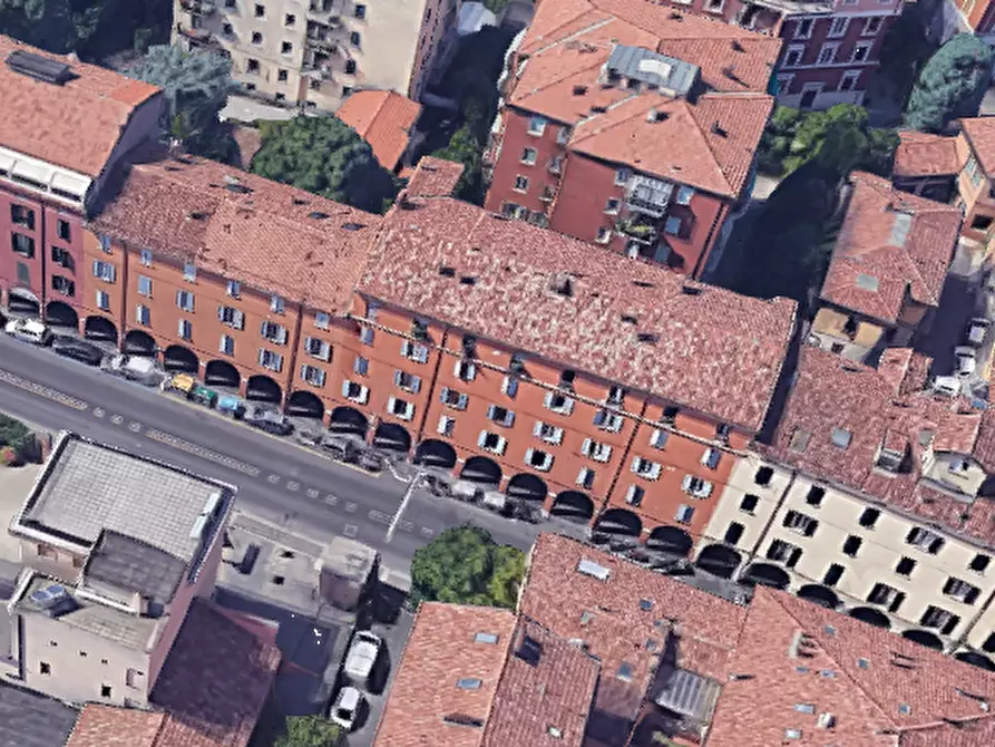 Immagine 10 di Negozio in vendita  in Via Mazzini  a Bologna