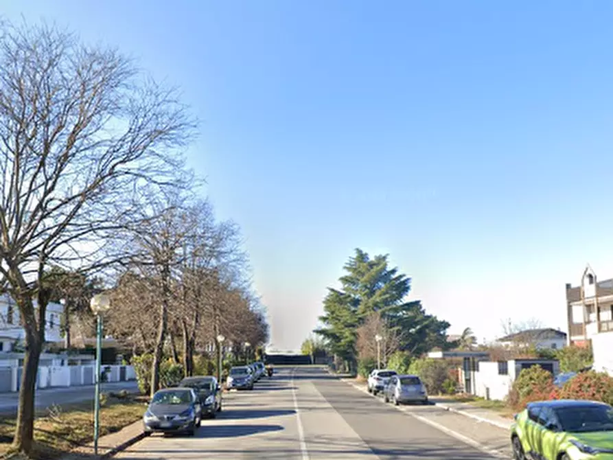 Immagine 4 di Garage in vendita  in Via delle Rose a Campoformido