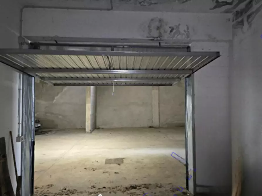 Immagine 1 di Garage in vendita  in Via delle Rose a Campoformido