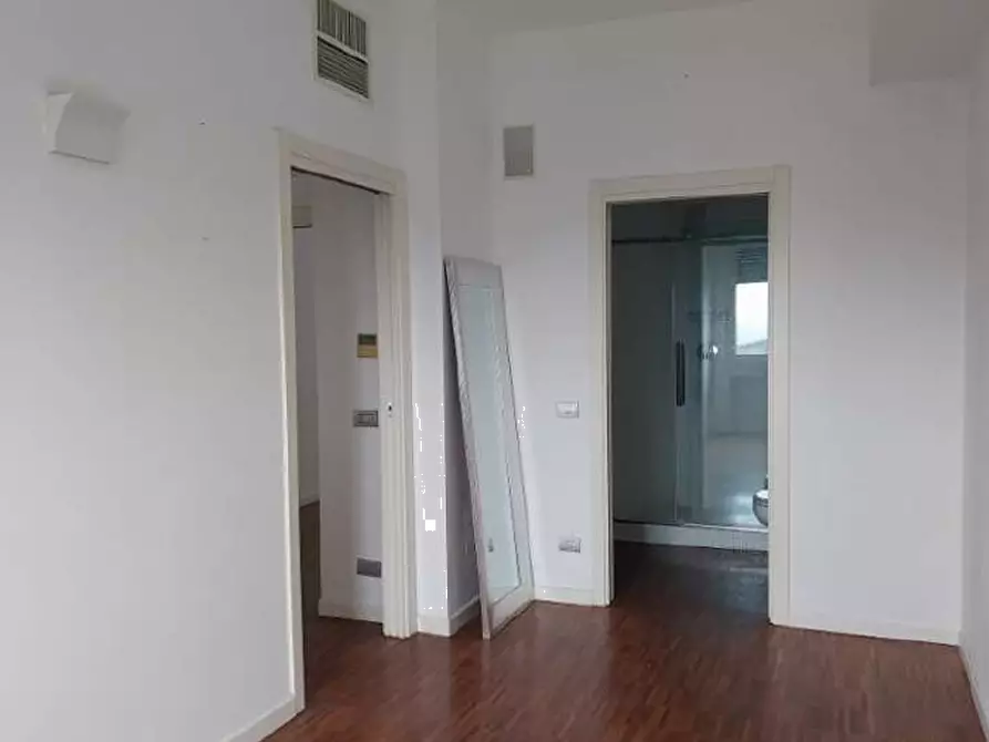 Immagine 7 di Appartamento in vendita  in Piazzale Biancamano a Milano