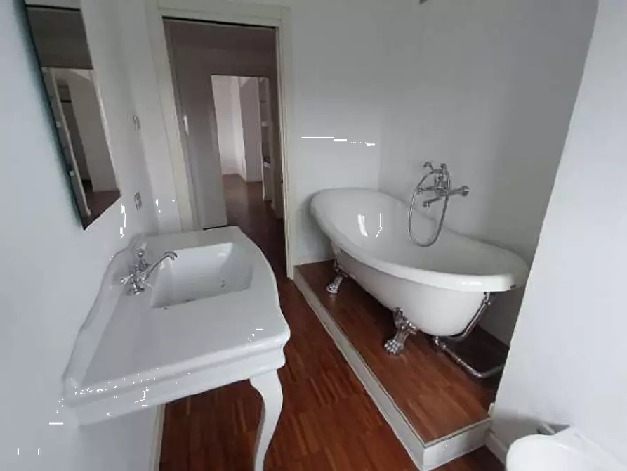 Immagine 11 di Appartamento in vendita  in Piazzale Biancamano a Milano