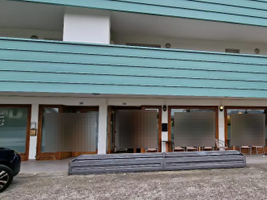 Immagine 3 di Negozio in vendita  in Via Giuseppe Ungaretti a Rivignano