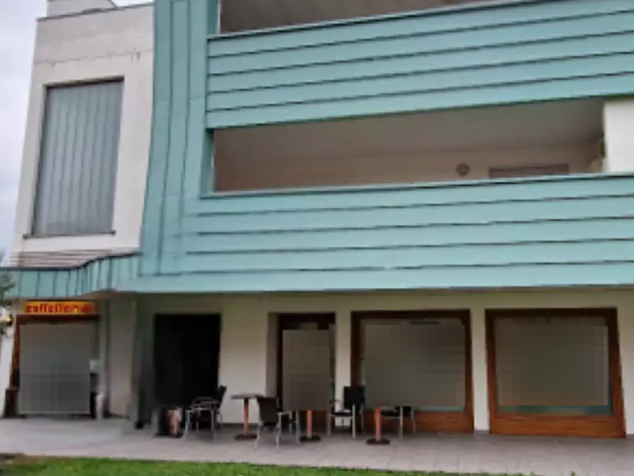 Immagine 4 di Negozio in vendita  in Via Giuseppe Ungaretti a Rivignano