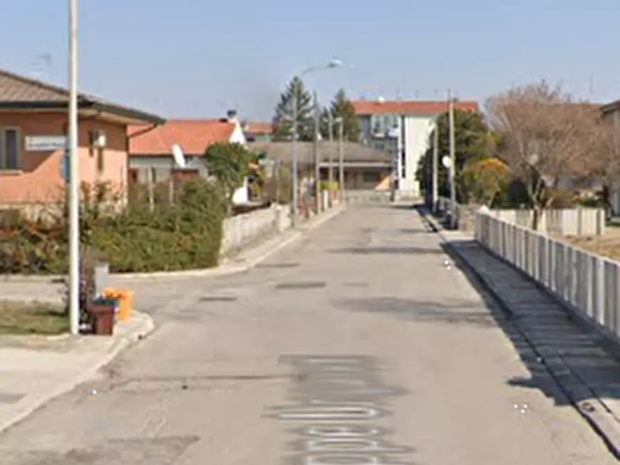 Immagine 6 di Negozio in vendita  in Via Giuseppe Ungaretti a Rivignano