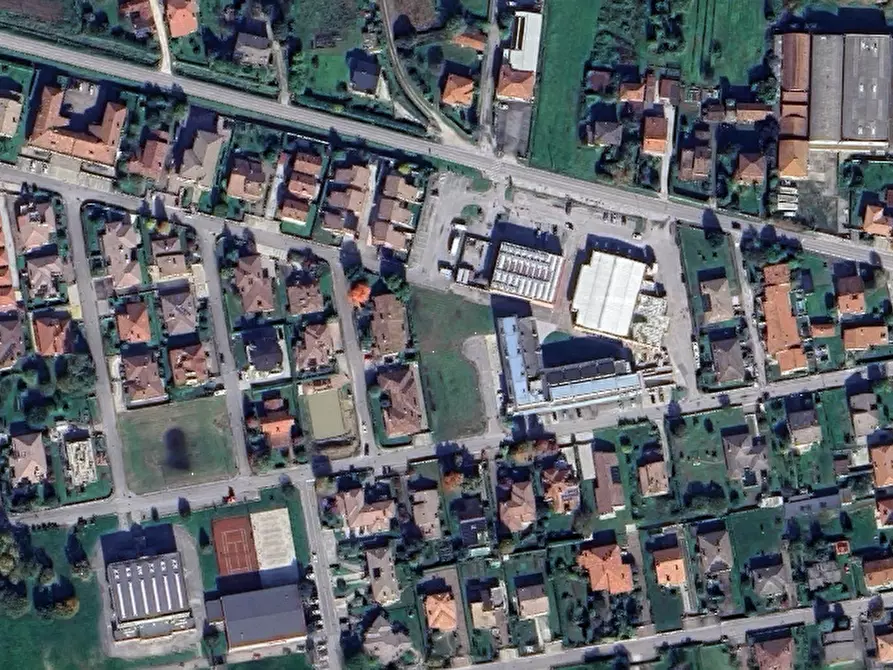 Immagine 10 di Negozio in vendita  in Via Giuseppe Ungaretti a Rivignano