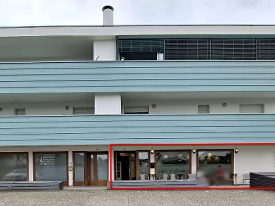 Immagine 2 di Negozio in vendita  in Via Giuseppe Ungaretti a Rivignano