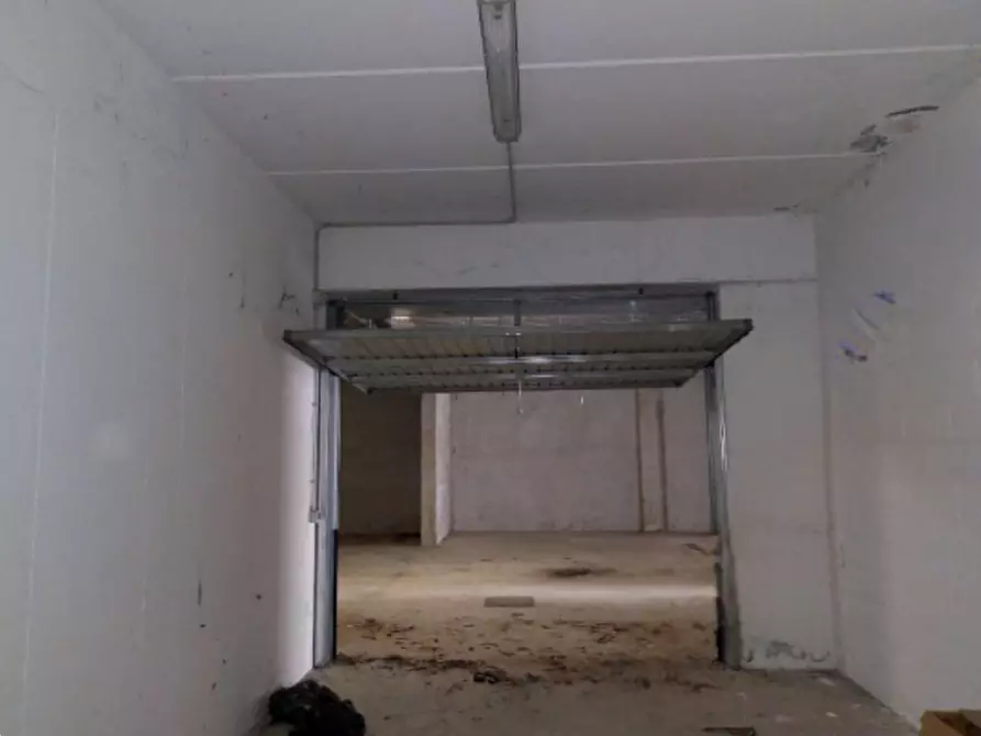 Immagine 1 di Garage in vendita  in Via delle Rose a Campoformido