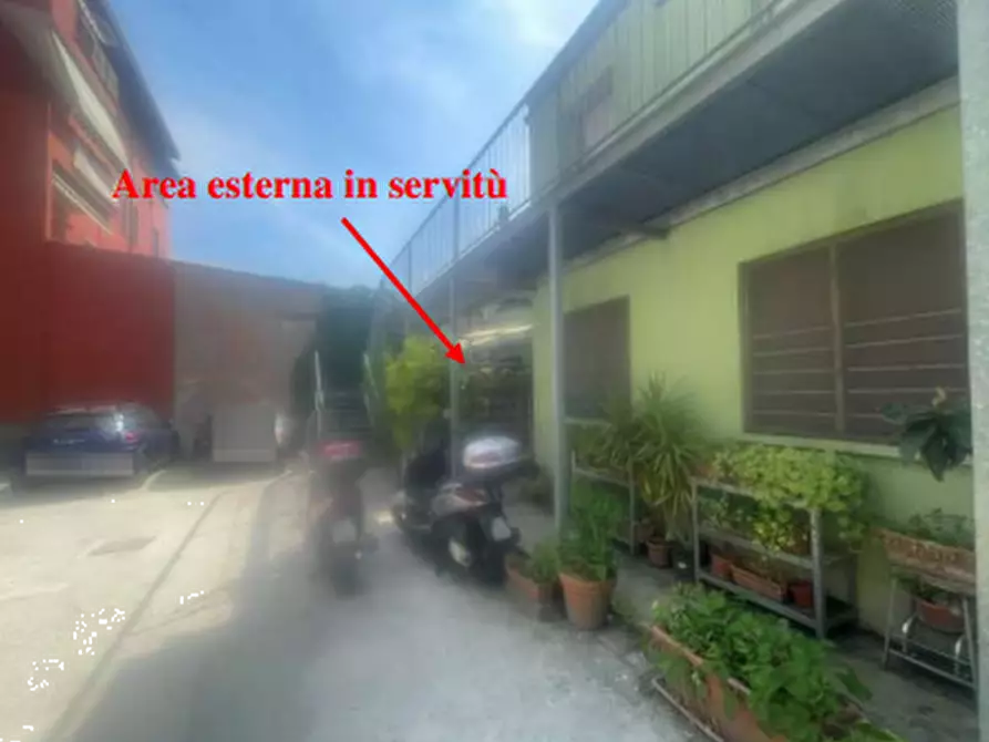 Immagine 5 di Appartamento in vendita  in Via degli Umiliati a Milano