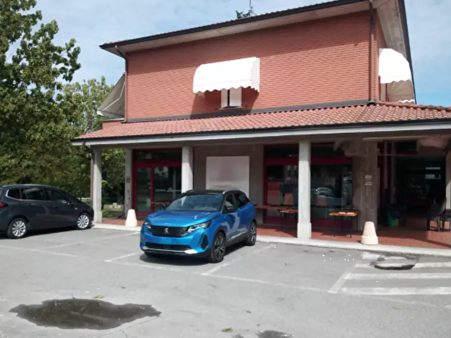 Immagine 4 di Negozio in vendita  in Via Filippo Turati a Quattro Castella