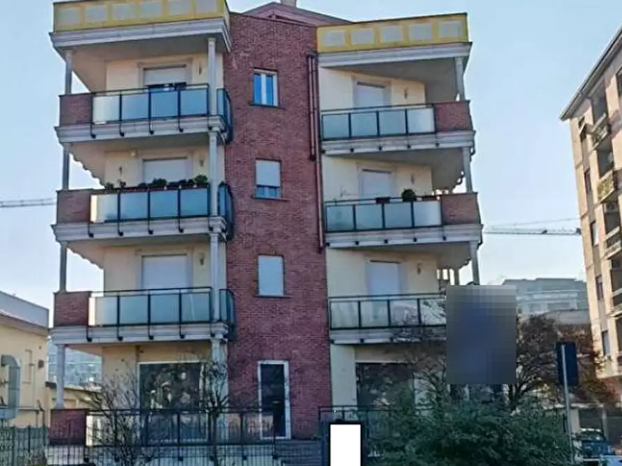 Immagine 2 di Appartamento in vendita  in Via Leopardi a Trezzano Sul Naviglio