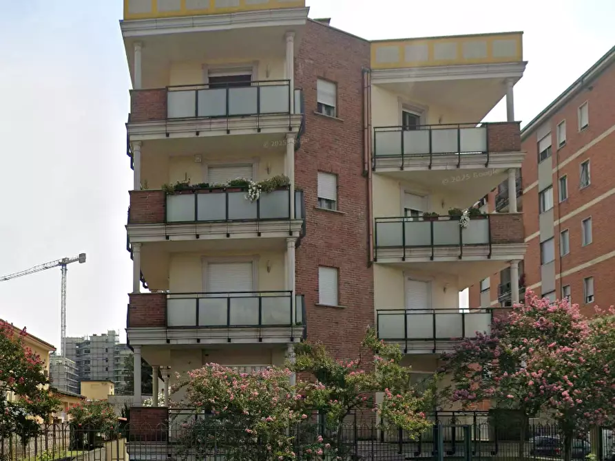 Immagine 9 di Appartamento in vendita  in Via Leopardi a Trezzano Sul Naviglio