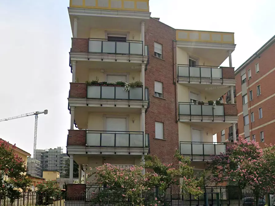 Immagine 10 di Appartamento in vendita  in Via Leopardi a Trezzano Sul Naviglio