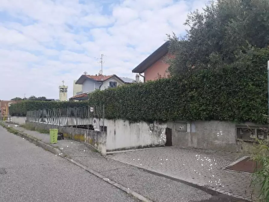 Immagine 10 di Garage in vendita  in Via Alessandro Volta a Cassano D'adda