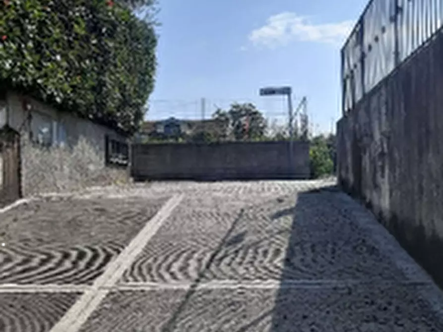 Immagine 2 di Garage in vendita  in Via Alessandro Volta a Cassano D'adda