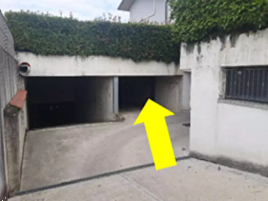 Immagine 11 di Garage in vendita  in Via Alessandro Volta a Cassano D'adda