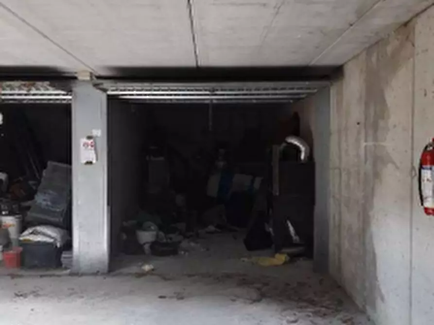 Immagine 14 di Garage in vendita  in Via Alessandro Volta a Cassano D'adda