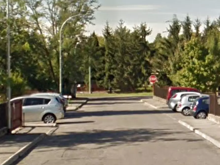 Immagine 12 di Garage in vendita  in Via Pietro Nenni a Pozzo D'adda