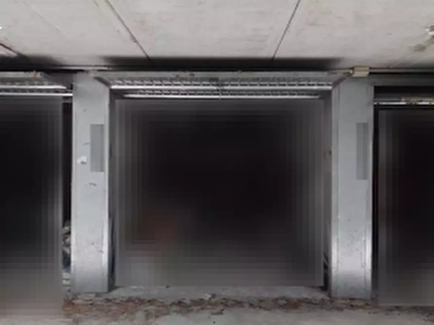 Immagine 3 di Garage in vendita  in Via Alessandro Volta a Cassano D'adda