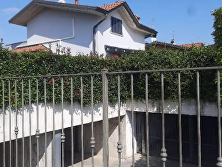 Immagine 4 di Garage in vendita  in Via Alessandro Volta a Cassano D'adda