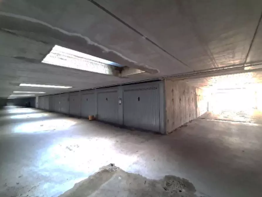 Immagine 9 di Garage in vendita  in Via Alessandro Volta a Cassano D'adda