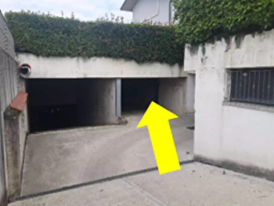 Immagine 11 di Garage in vendita  in Via Alessandro Volta a Cassano D'adda