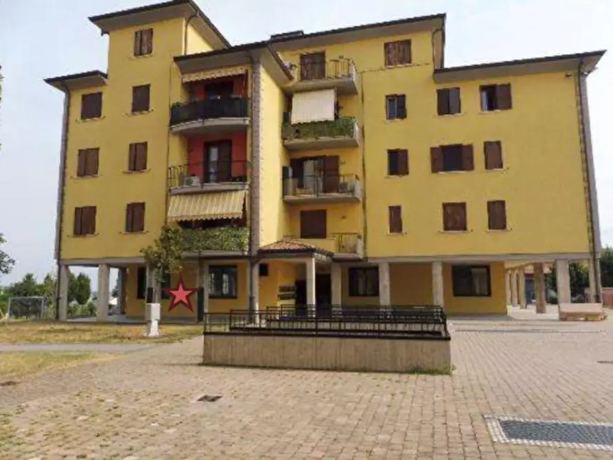 Immagine 2 di Negozio in vendita  in Piazzale Ventisette Gennaio a Casalgrande