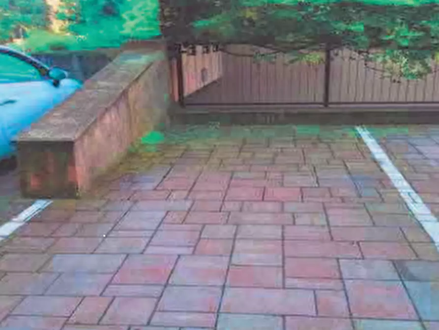 Immagine 1 di Posto auto in vendita  in Viale Ca’ Granda a Milano