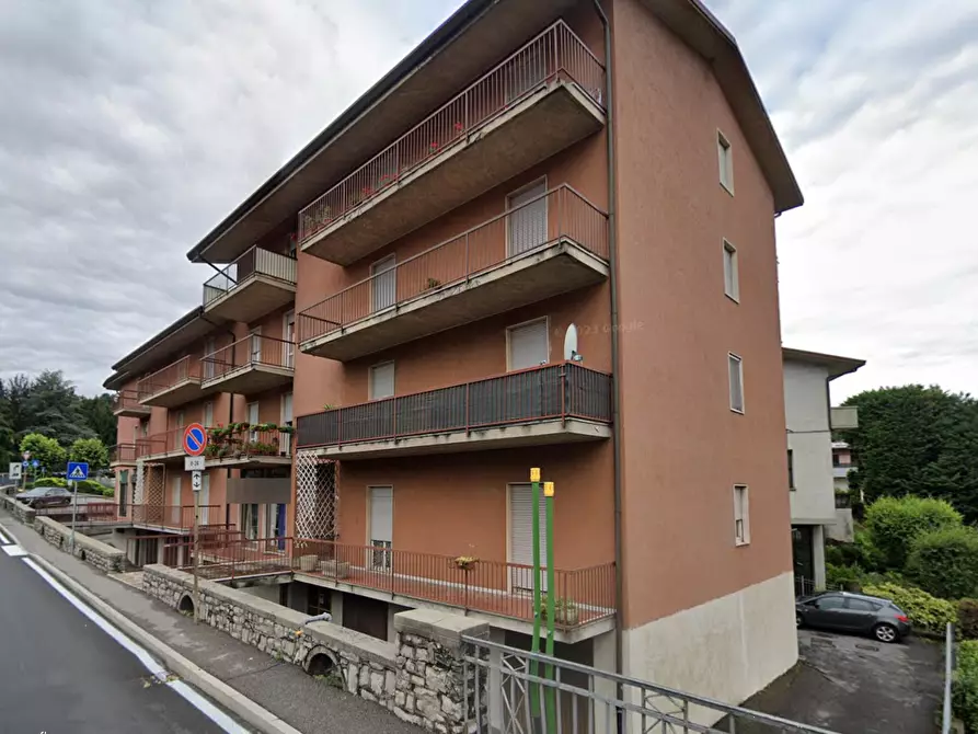 Immagine 10 di Appartamento in vendita  in Via Verdi  a Leffe