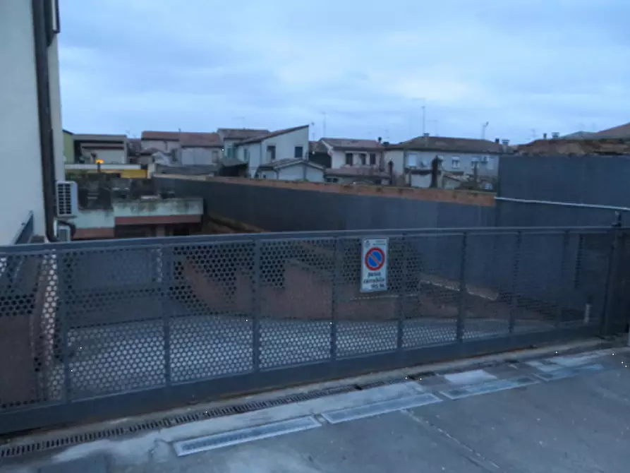 Immagine 4 di Garage in vendita  in Via Riviera Giacomo Matteotti a Badia Polesine