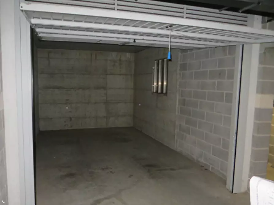 Immagine 4 di Garage in vendita  in Via Riviera Giacomo Matteotti a Badia Polesine