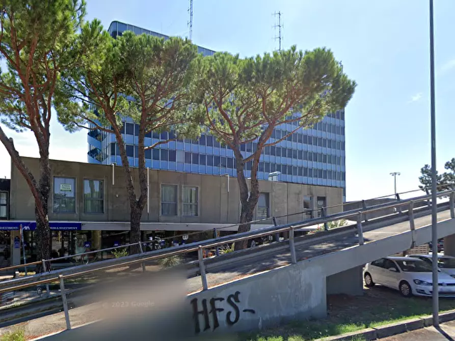 Immagine 7 di Negozio in vendita  in via Sergio Cavina a Ravenna