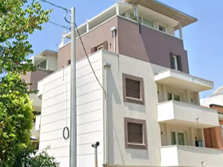 Immagine 4 di Negozio in vendita  in Viale Regina Margherita a Rovigo