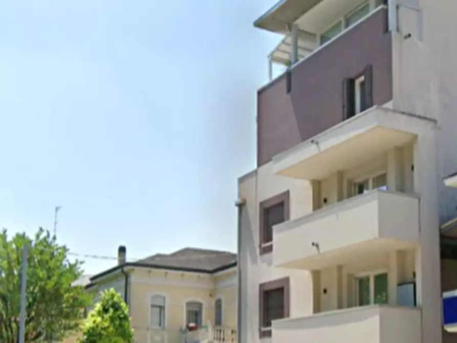 Immagine 7 di Negozio in vendita  in Viale Regina Margherita a Rovigo