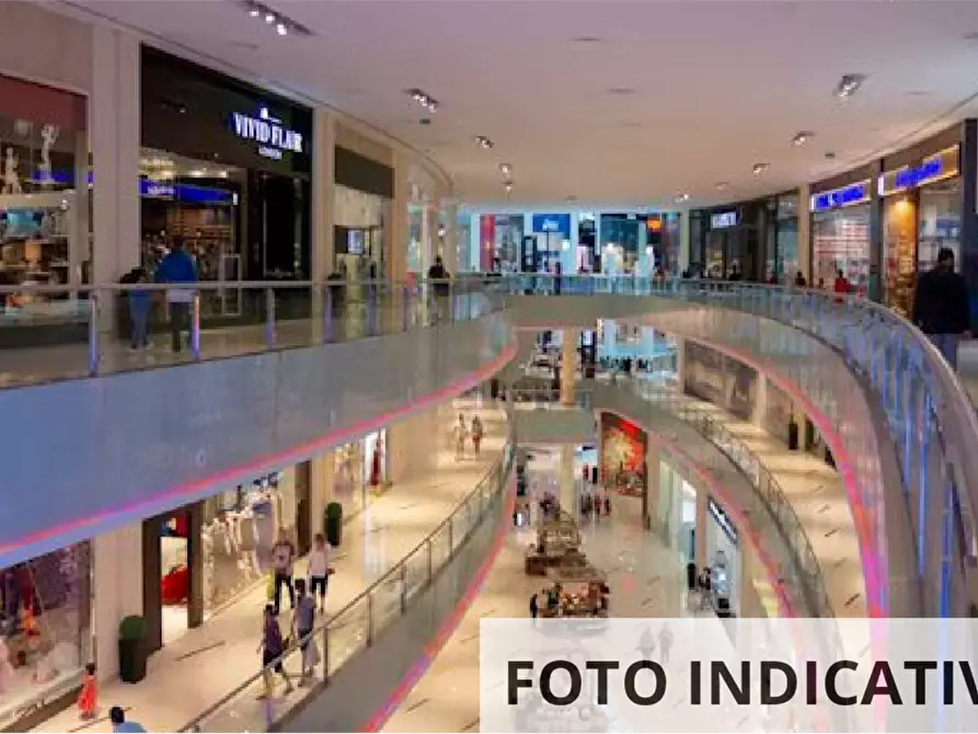 Immagine 7 di Negozio in vendita  in Via Vittorio Veneto a Riva Del Po