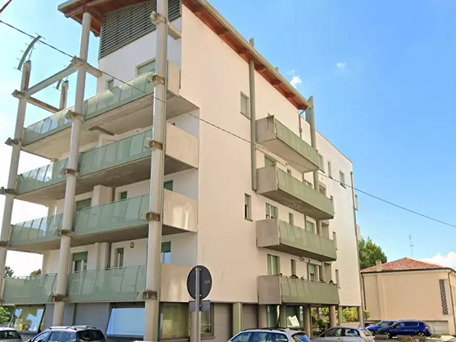 Immagine 3 di Garage in vendita  in Via Portello a Rovigo