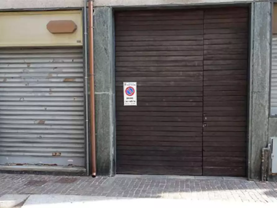 Immagine 3 di Stabile in vendita  in Via Dante Alighieri a Trezzo Sull'adda