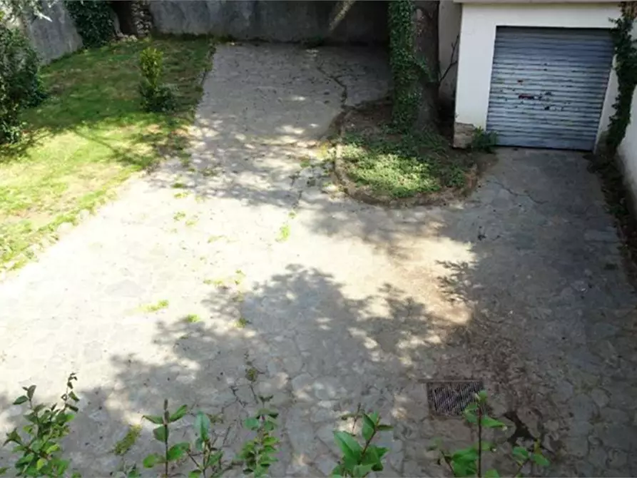 Immagine 5 di Stabile in vendita  in Via Dante Alighieri a Trezzo Sull'adda