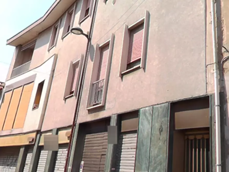 Immagine 8 di Stabile in vendita  in Via Dante Alighieri a Trezzo Sull'adda