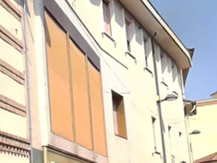 Immagine 10 di Stabile in vendita  in Via Dante Alighieri a Trezzo Sull'adda