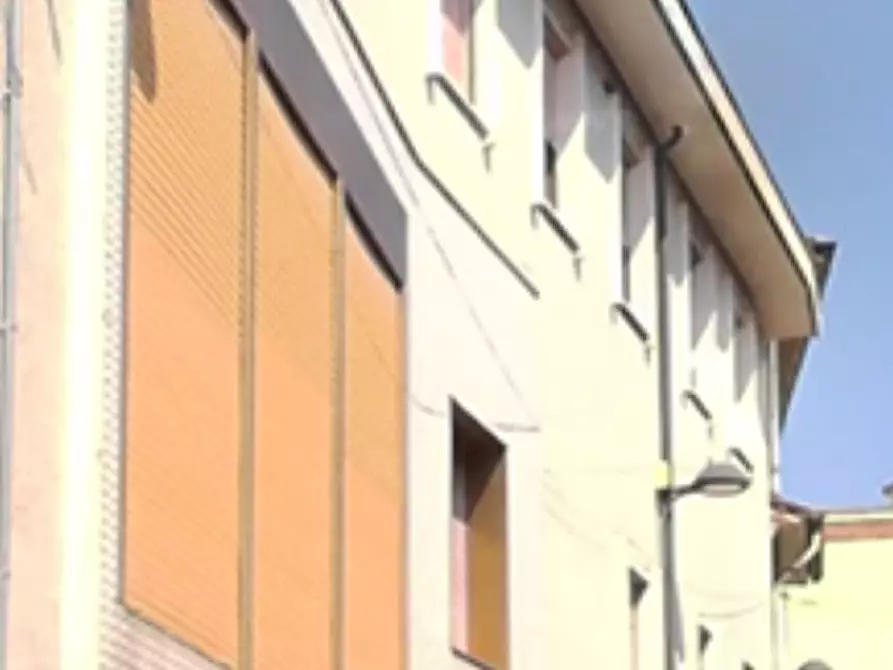 Immagine 11 di Stabile in vendita  in Via Dante Alighieri a Trezzo Sull'adda