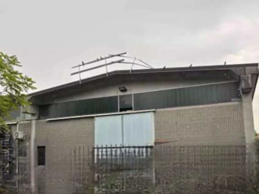 Immagine 1 di Laboratorio in vendita  in Via Staffora a Opera