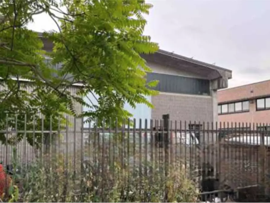 Immagine 2 di Laboratorio in vendita  in Via Staffora a Opera