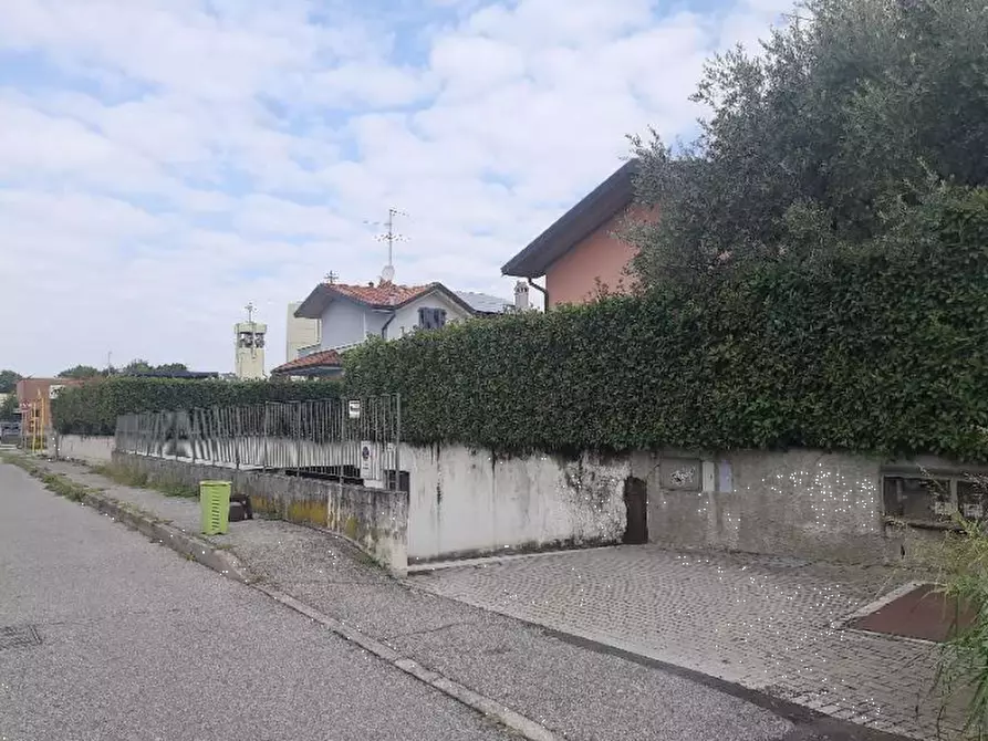 Immagine 4 di Garage in vendita  in Via Alessandro Volta a Cassano D'adda