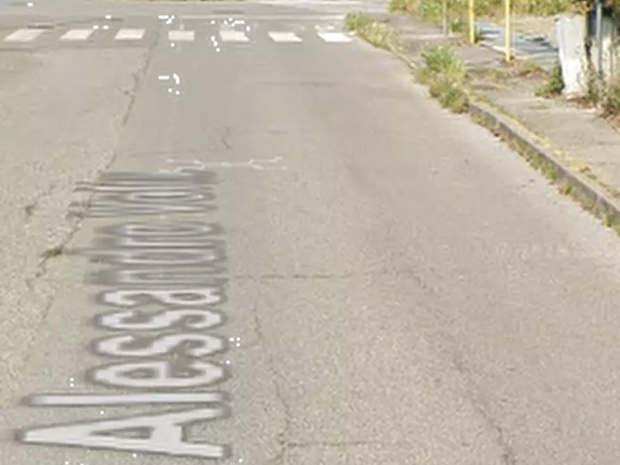 Immagine 6 di Garage in vendita  in Via Alessandro Volta a Cassano D'adda